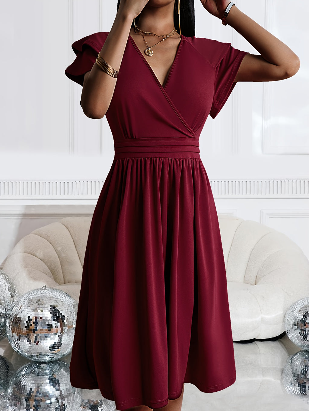 Vestido de verão com decote em V para mulheres, com mangas curtas e corte A, ideal para festas e ocasiões casuais. Tem um estilo sólido com folhos e um toque de swing.